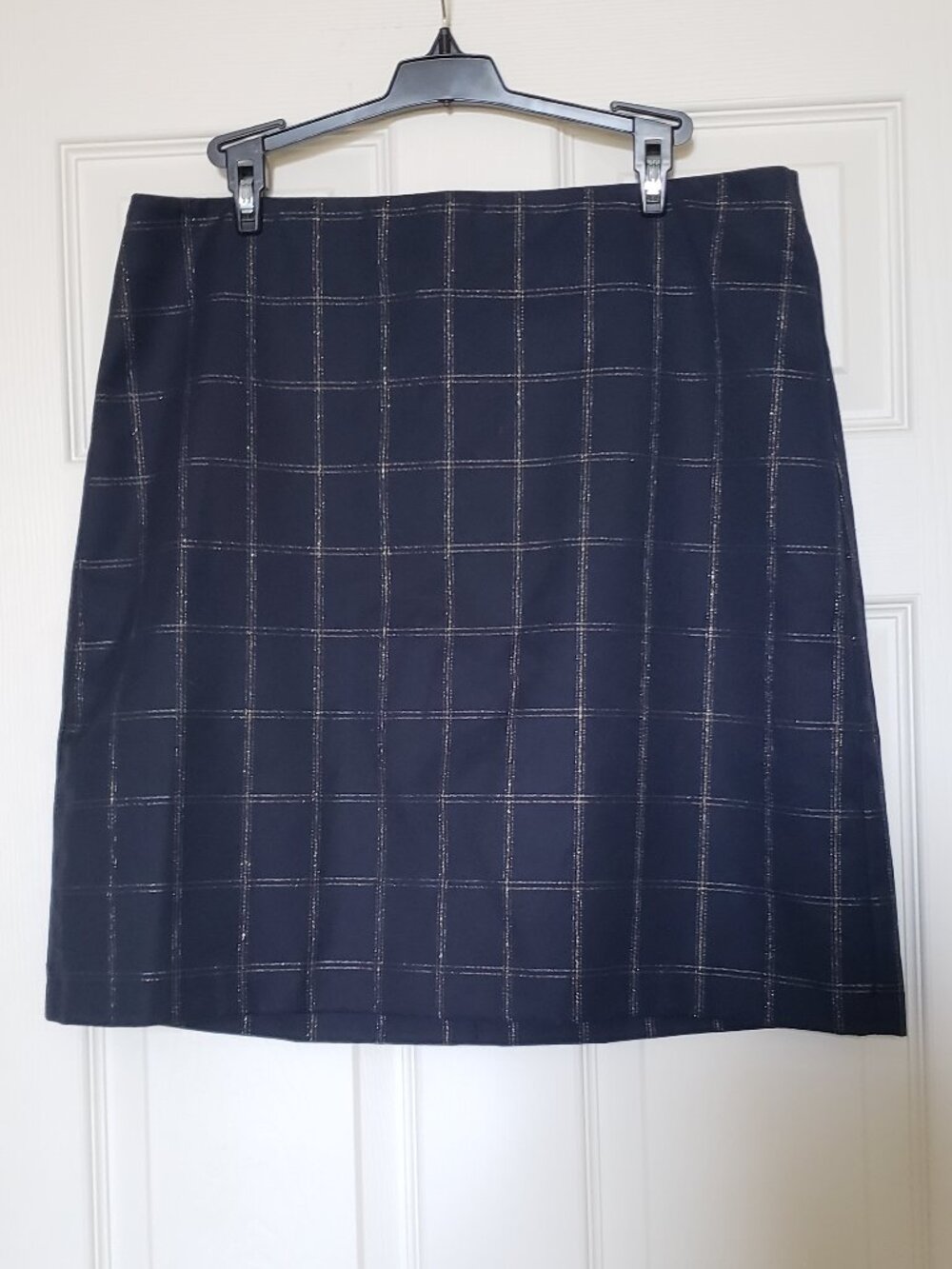 Banana Republic Factory Women's Navy Blue Plaid Skirt - Size 12 - NWT